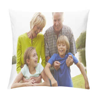 Personality  Grandparents Playing With Grandchildren Pillow Covers