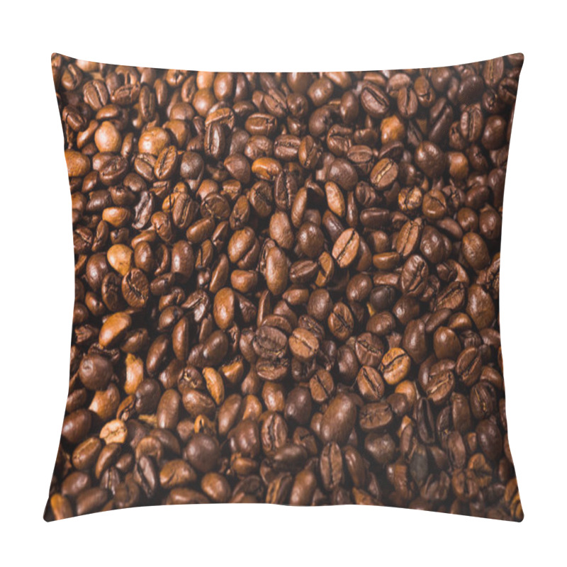 Personality  full frame shot of freshly roasted coffee beans pillow covers