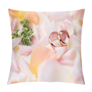 Personality  Wedding Rings On Rose Petals Pillow Covers
