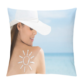Personality  Sun Drawn On Woman's Shoulder With Sun Protection Cream Pillow Covers