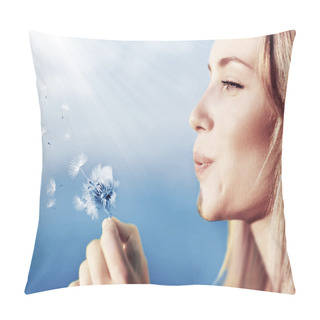 Personality  Happy Beautiful Girl Blowing Dandelion Pillow Covers
