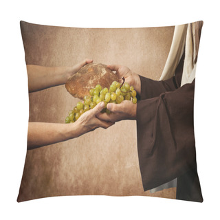Personality  Jesus Gives Bread And Grapes Pillow Covers