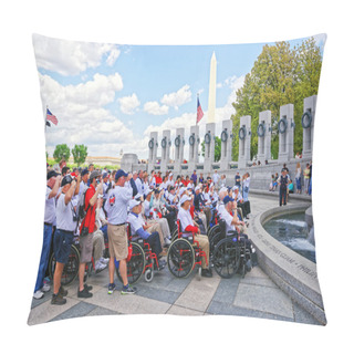 Personality  Group Of Veterans At National World War 2 Memorial Pillow Covers