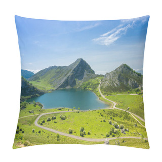 Personality  Beautiful Nature Of Spain: Covadonga Mountain Lakes In Summer Su Pillow Covers