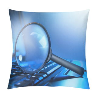 Personality  Magnifying Lens On The Laptop Keyboard Pillow Covers