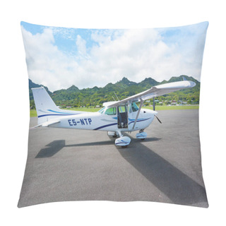 Personality  Cessna 172 Skyhawk In Rarotonga Airport Cook Islands Pillow Covers