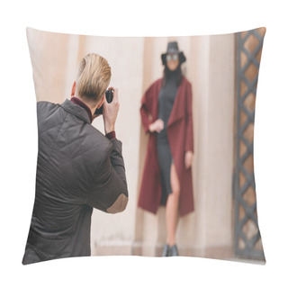 Personality  Man Taking Photo Of Girlfriend Pillow Covers
