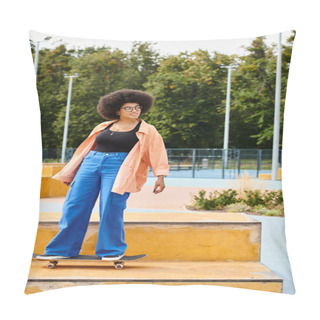 Personality  A Young African American Woman With Curly Hair Confidently Stands Atop A Skateboard Ramp In An Outdoor Skate Park. Pillow Covers