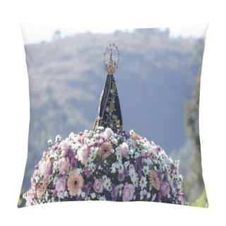Personality  Statue Of The Image Of Our Lady Of Aparecida Pillow Covers