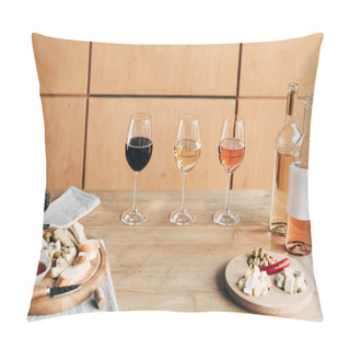 Personality  Wine Glasses, Bottles Of Wine And Food On Wooden Table Pillow Covers