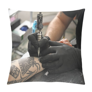 Personality  Professional Artist Making Tattoo In Salon Pillow Covers