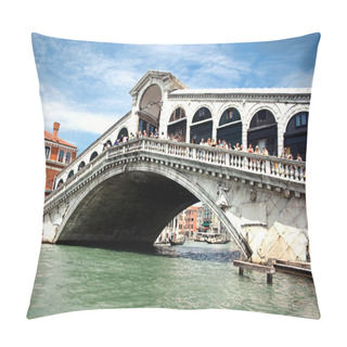 Personality  Famous Rialto Bridge Pillow Covers
