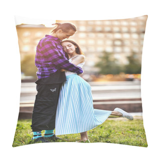 Personality  Young Couple Have Date In Public Park At Summer Day. Pillow Covers