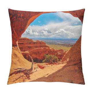 Personality  Partition Arch At Arches National Park Pillow Covers