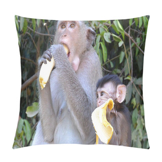 Personality  Two Monkeys Mom And Cub Eat Bananas Pillow Covers