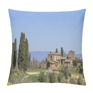 Personality  Farmhouse At Montepulciano Pillow Covers
