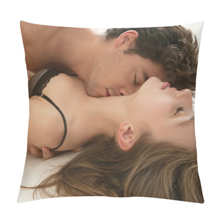 Personality  Romantic Couple Hugging And Kissing Pillow Covers