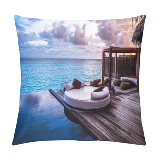 Personality  Luxury Beach Resort Pillow Covers