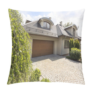 Personality  Detached House Exterior With Cobblestone Driveway Pillow Covers