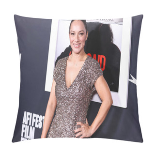 Personality  Larissa Gomes Arrives At The 2022 AFI Fest - Special Screening Of Universal Pictures' 'She Said' Held At The TCL Chinese Theatre IMAX On November 4, 2022 In Hollywood, Los Angeles, California, United States Pillow Covers