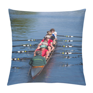Personality  Rowers In Canoe Pillow Covers