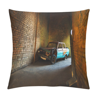 Personality  Old Burned Car In A Gateway Pillow Covers