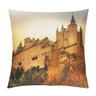 Personality  Impressive Alcazar Castle On Sunset - Segova, Spain Pillow Covers