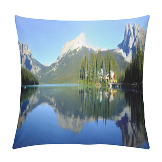 Personality  Panorama Of Emerald Lake, Yoho National Park, British Columbia, Pillow Covers
