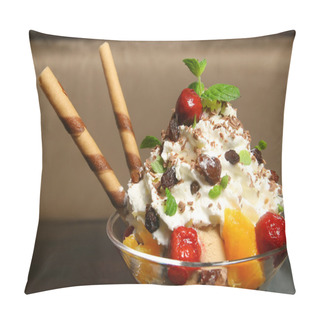 Personality  Bowl With Ice Cream And Fruits On The Wooden Table Pillow Covers