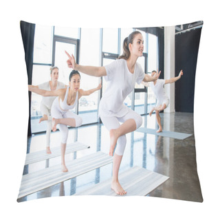 Personality  Girls Doing Yoga Stance With Instructor Pillow Covers