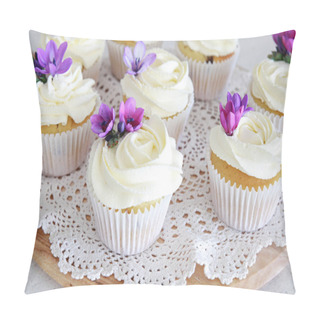 Personality  Frosting Vanilla Cupcakes With Purple Edible Flowers Pillow Covers
