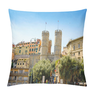 Personality  Genova, Genoa, Italy - April 18, 2019: Charming Streets Of Genoa, Italy. Old Famous City Of Italy, With Beautiful Architecture, Houses, Roofs, Buildings On Sunny Day. Pillow Covers