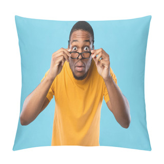 Personality  Shocked African Guy Looking At Camera Through Eyeglasses, Blue Background Pillow Covers