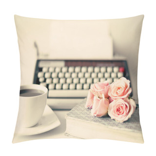 Personality  Vintage Still Life With Roses Pillow Covers