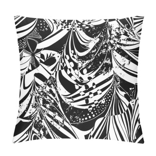 Personality  Black And White African Tribal Ethnic Hand Drawn Striped Seamless Pattern. Abstract Drawing Vector Modern Background. Psychedelic Distressed Rough Dirty Ornaments. Trendy Endless Decorative Texture. Pillow Covers