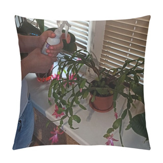 Personality  Woman Splashing Water Spray On Flower Plant Pillow Covers