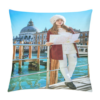 Personality  Tourist Woman On Embankment In Venice Exploring Attractions Pillow Covers