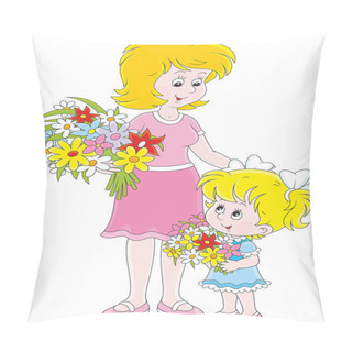 Personality  Mom And Her Daughter With Flowers Pillow Covers