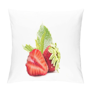 Personality  Whole And Half Ripe Strawberries Pillow Covers
