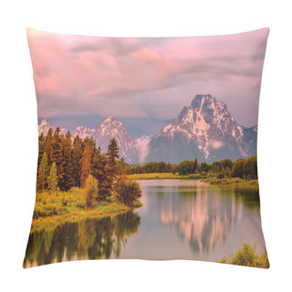 Personality  Grand Teton Mountains From Oxbow Bend On The Snake River At Sunrise. Grand Teton National Park, Wyoming, USA. Pillow Covers