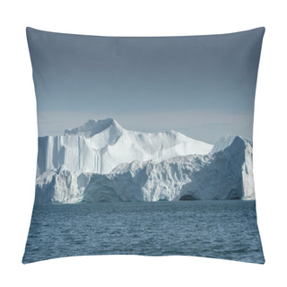 Personality  Beautiful Landscape With Large Icebergs Pillow Covers