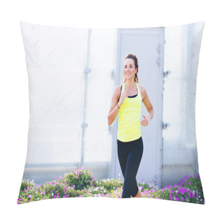 Personality  Young Athlete Running Pillow Covers