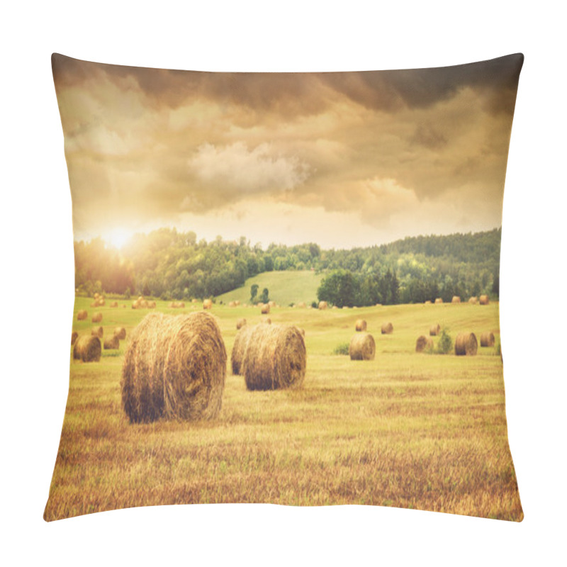 Personality  Field Of Freshly Bales Of Hay With Beautiful Sunset Pillow Covers