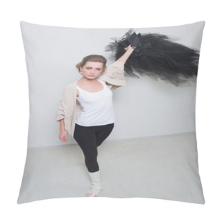 Personality  Girl Dancer Before Training. Choose Your Clothes. Pillow Covers