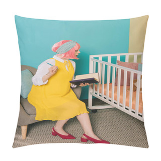 Personality  Retro Styled Pregnant Pin Up Woman With Pink Hair Holding Notebook And Pencil Near Baby Cot Pillow Covers