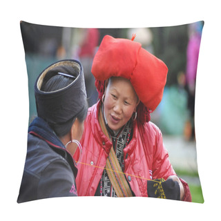 Personality  Red Dao Woman With A Turban Sewing In The Sapa Market, Vietnam Pillow Covers