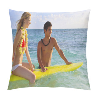 Personality  Beach Boy Teaches Surfing To Girl Pillow Covers