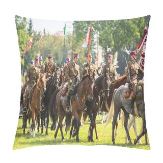 Personality  Unidentified Participants Feast Of The Polish Cavalry In Historical City Center Pillow Covers