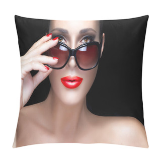 Personality  Fashion Model Woman In Black Oversized Sunglasses. Bright Makeup Pillow Covers