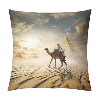 Personality  Pyramids In Fog Pillow Covers